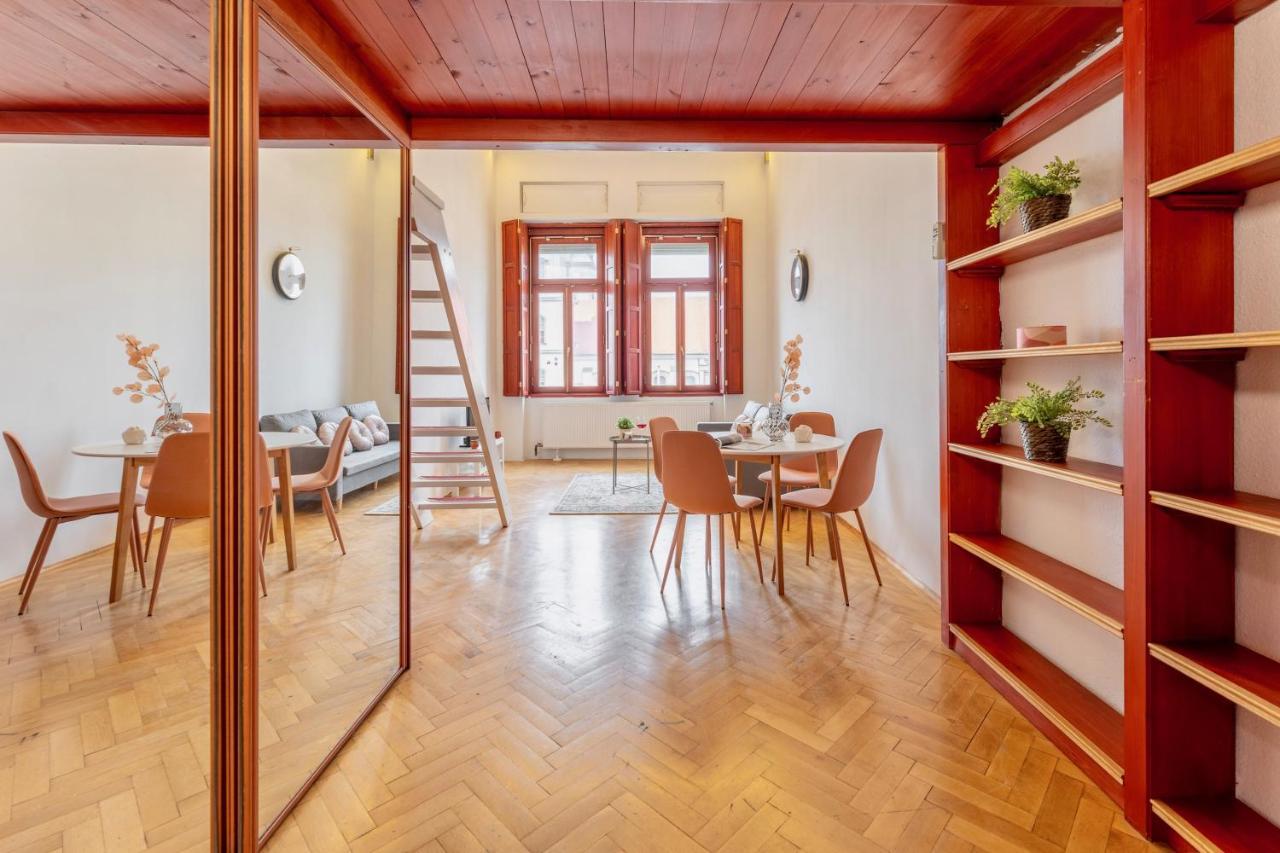 Apartamento Elizabeth'S Treasure Deluxe Budapest Exterior foto