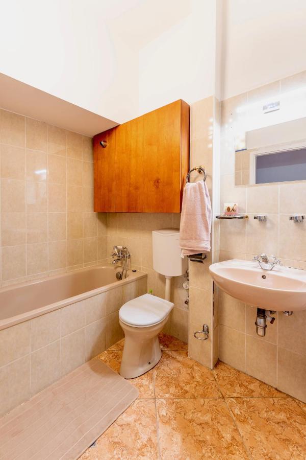 Apartamento Elizabeth'S Treasure Deluxe Budapest Exterior foto